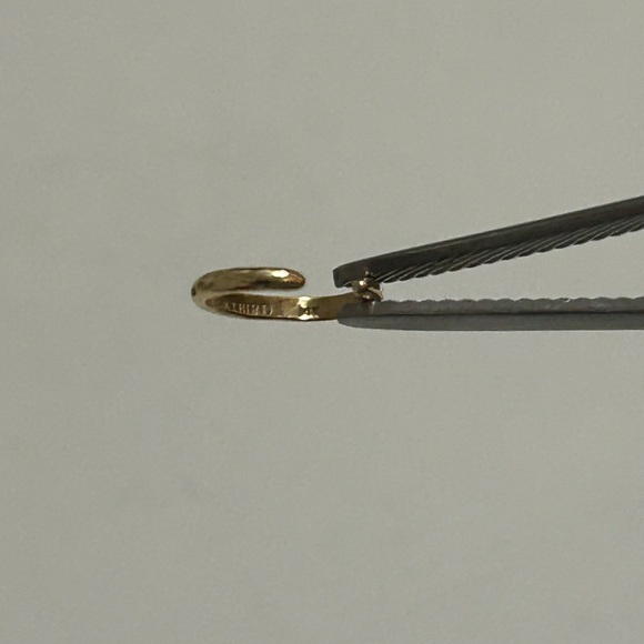 Catbird 14K yellow gold ear cuff - Picture 6 of 7
